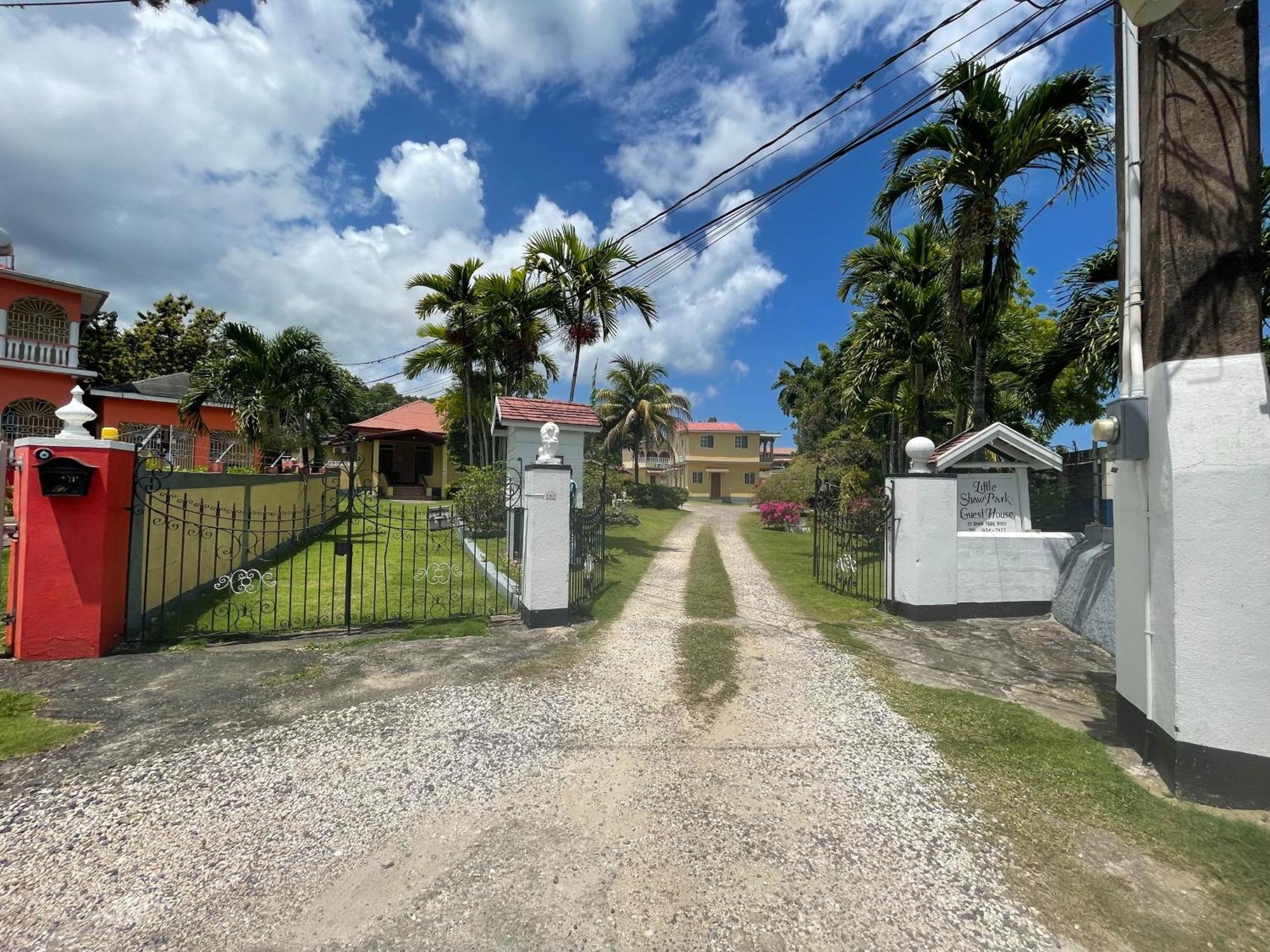 Little Shaw Park Guest House Ocho Ríos Exterior foto